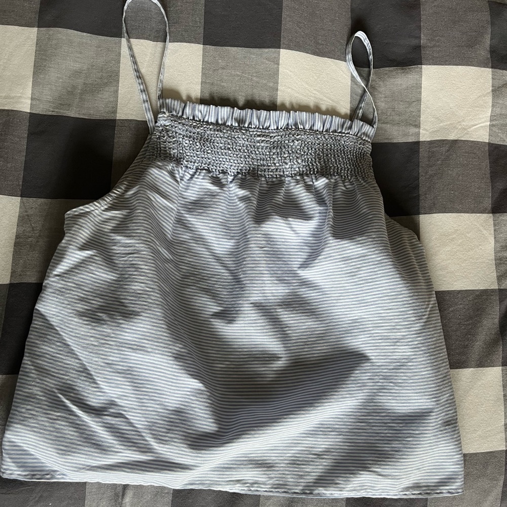 Very cute crop top!